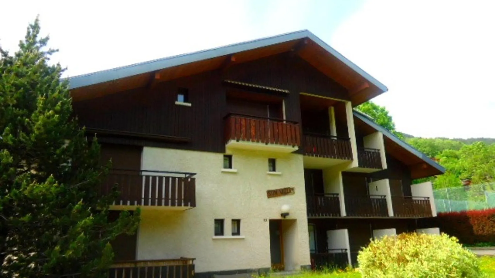 Studio Cabine Renove Avec Balcon Pres Des Pistes Et Village A La Clusaz - Fr-1-459-194